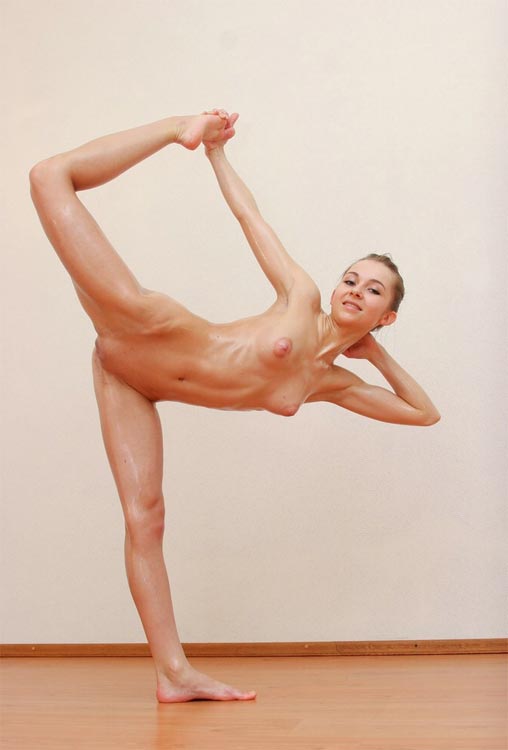 Flexible nude ballerina