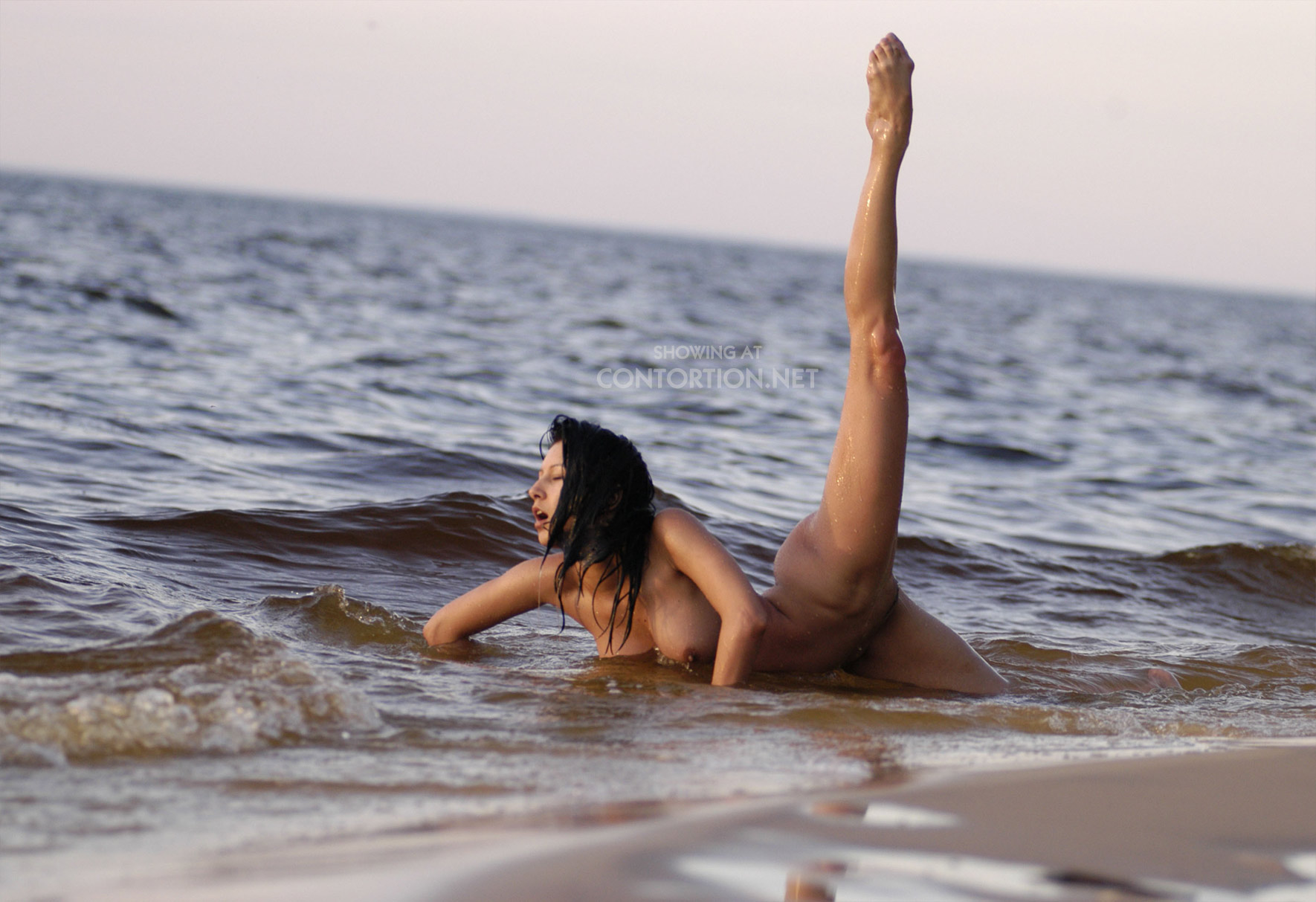 Nude flexible girl